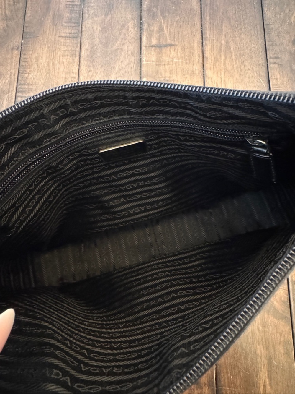 Vtg PRADA Vitello Metallo Cleo Black City Calf Leather Shoulder Bag Metal Handle - Picture 8 of 13